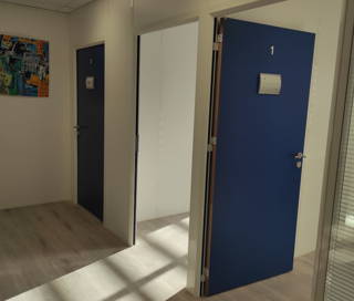Bureau privé 34 m² 6 postes Coworking Rue de la Gare Venelles 13770 - photo 4